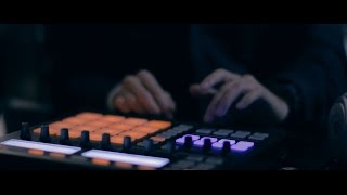 Video thumbnail of "REDRUM - Beat Making with Maschine"