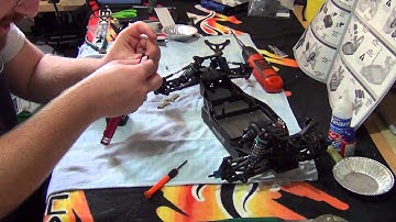 Team Associated B5M build series part 11. Motor and servo install