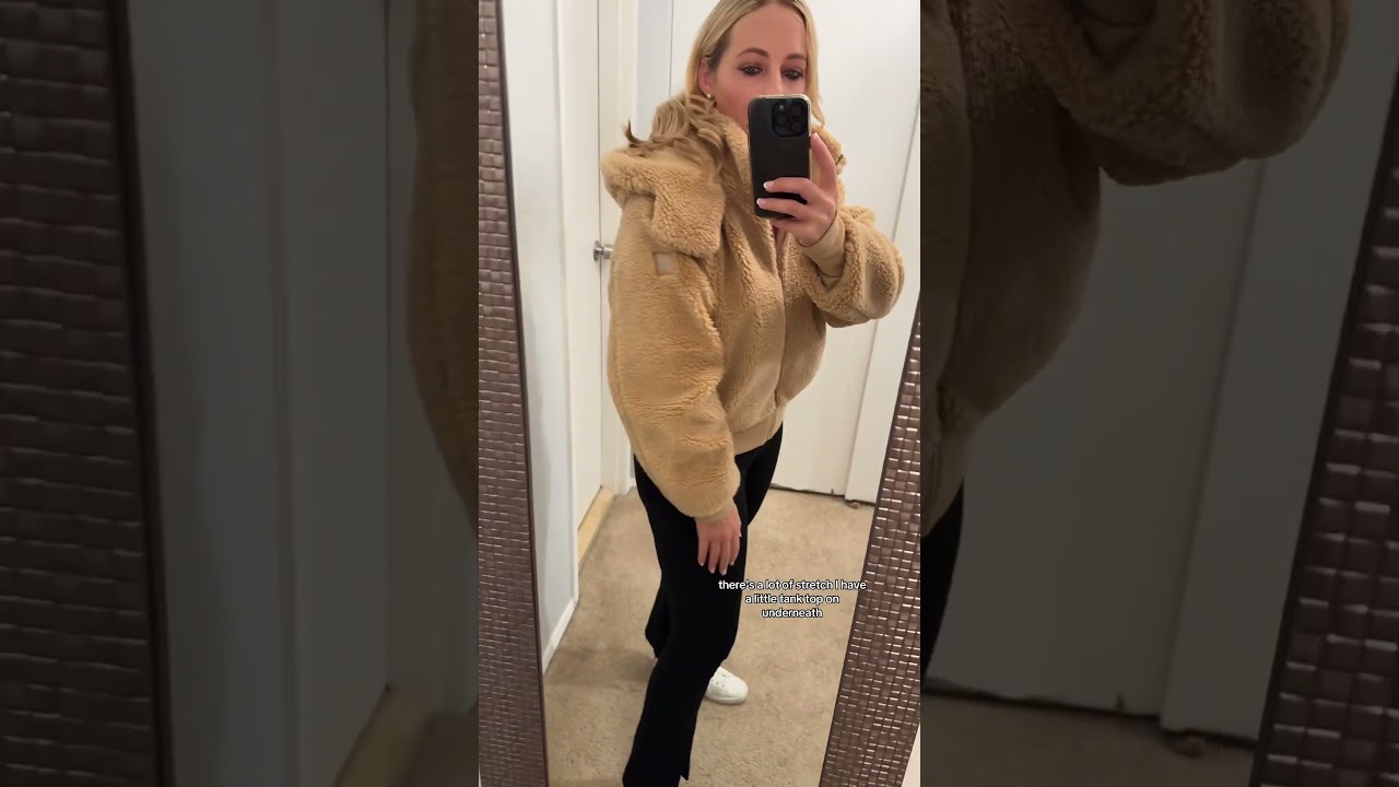 ALO. Sherpa jacket. Fall fashion. Gift for her. Fall style. Fall look. Women’s jacket. Casual outfit