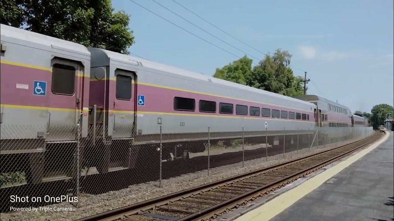MBTA commuter rail train number 152 going from swampscott to North