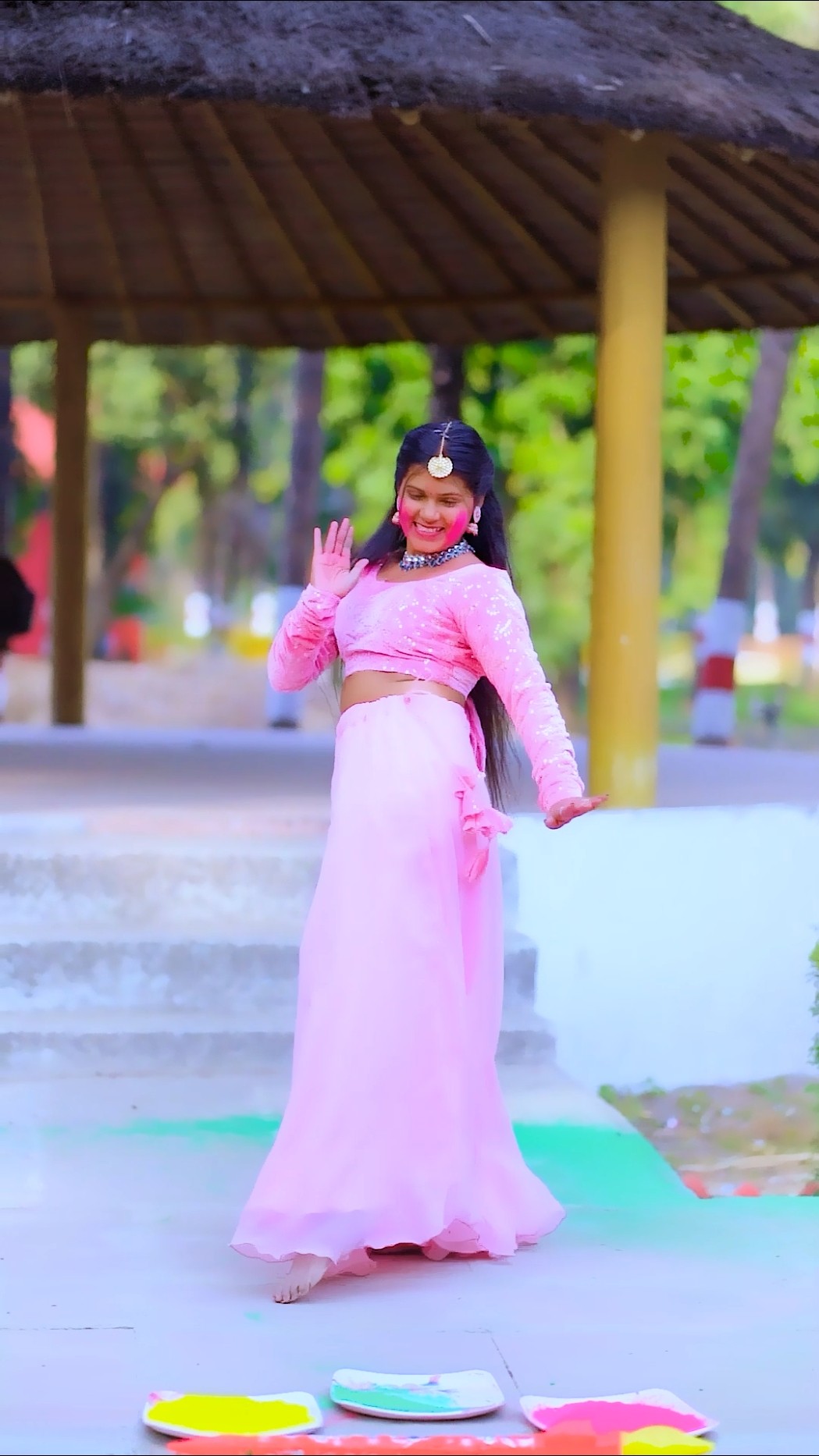 age se rang dalo devar ji pichhe se rang dalo