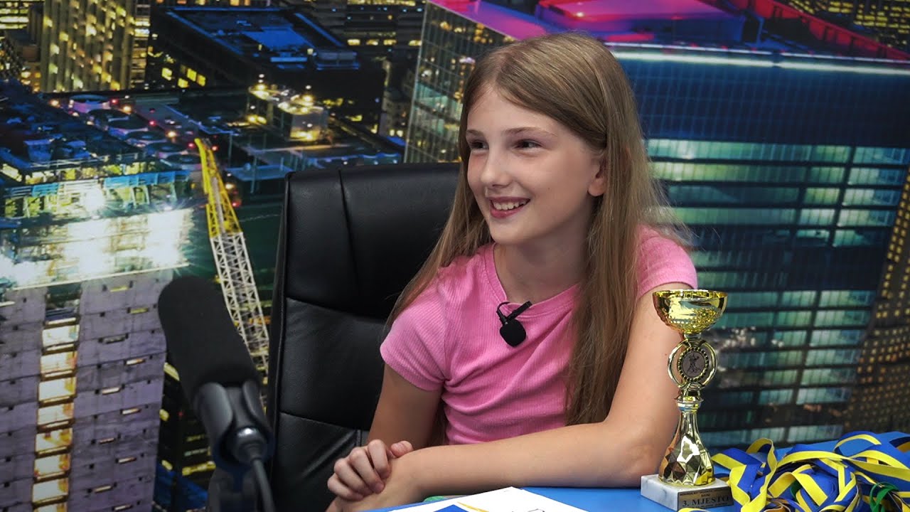 Svestrana Ajna Kešetović: Svira klavir, glumi, pleše, osvaja medalje, pravi narukvice...