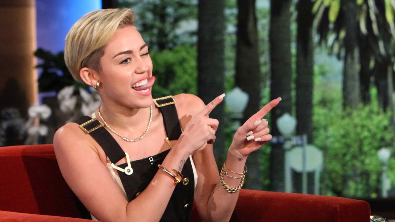 Miley Cyrus saat tampil di talk show Ellen DeGeneres.