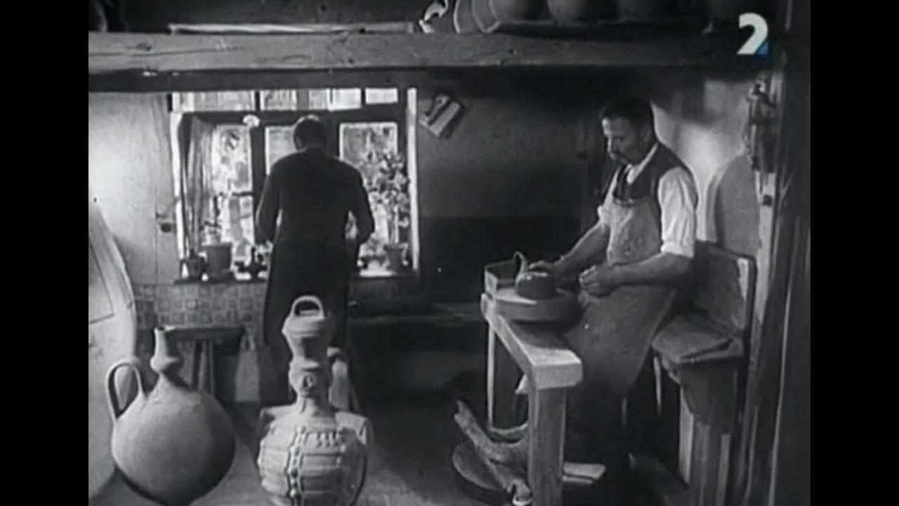 NEJSTARŠÍ LIDOVÁ ŘEMESLA - tradiční práce s vlnou a keramikou