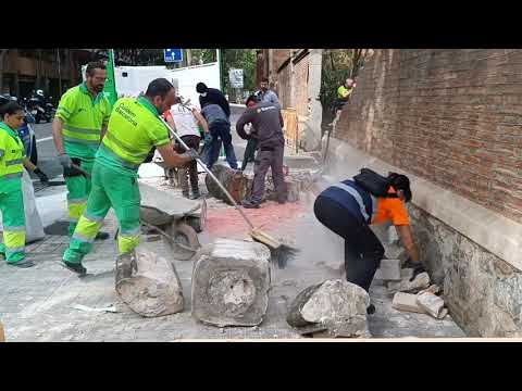 Almenys un mort i un ferit greu en caure un mur del recinte modernista de Sant Pau