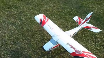 Apprentice S15 slow flight up close