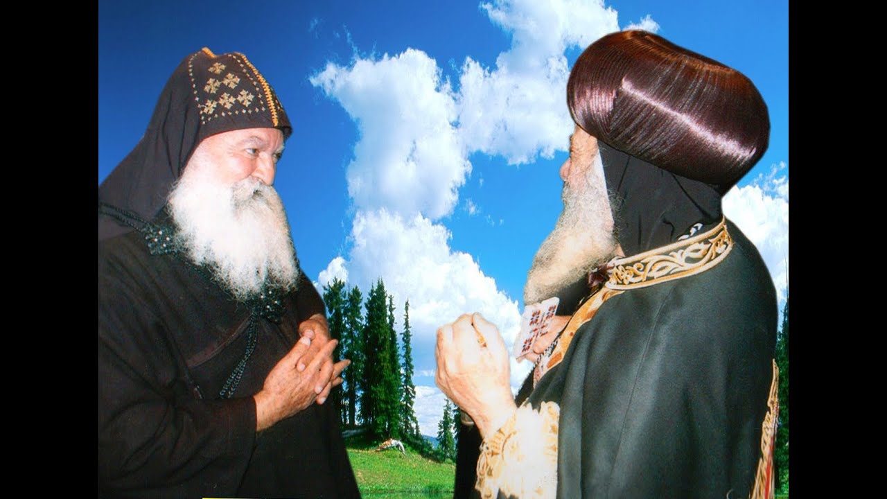 البابا شنودة يلبس ابونا فلتاؤس الاسكيم المقدس