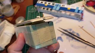 Freelance railcar episode 29: fitting whistles and headlights, final coats of paint.