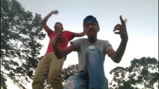 Young stunners diss afrikaans rap