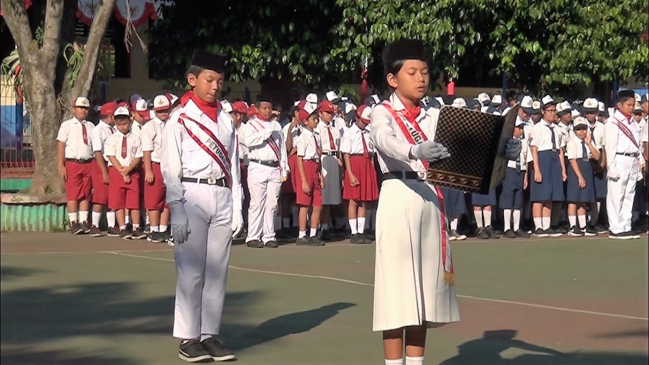 Pembacaan Pancasila & UUD 1945 - YouTube