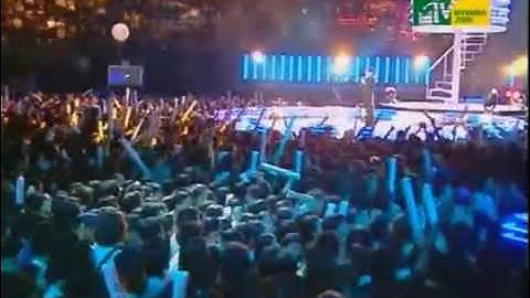 Siti Nurhaliza - Seindah Biasa (live at MTVAA 2005)
