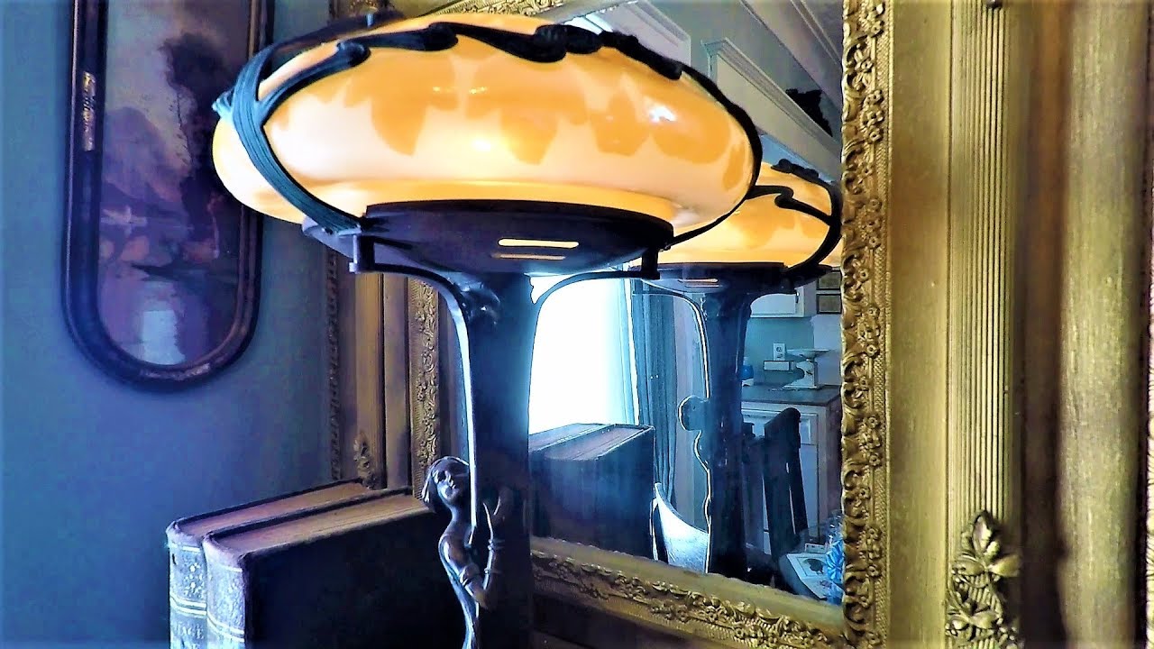 Karen's Korner - Art Deco Lady Lamp