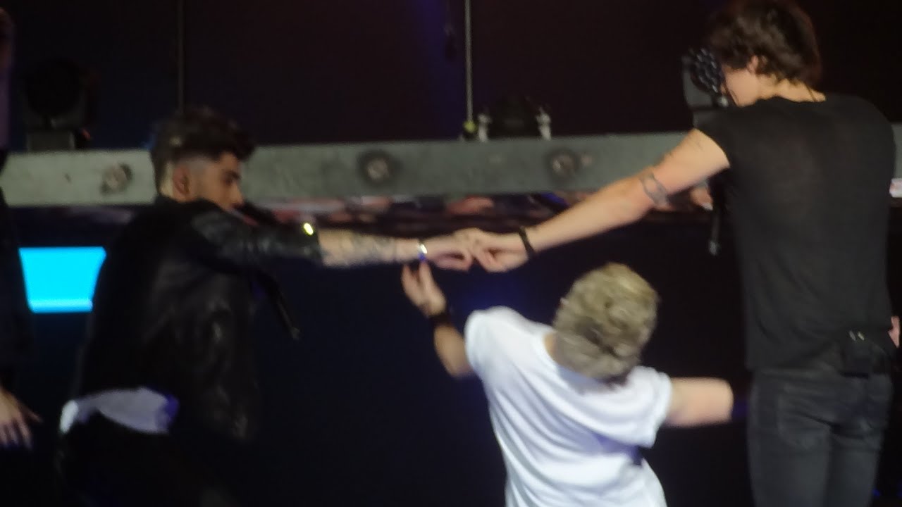 One Direction - Twitter Questions @ Take Me Home Tour, Sportpaleis, Antwerp - FULL HD