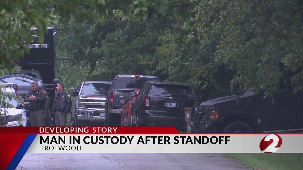 Man taken into custody following SWAT standoff at Trotwood home - YouTube