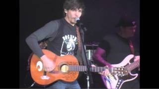 Video thumbnail of "Chris Janson - Buy Me A Boat - Live"