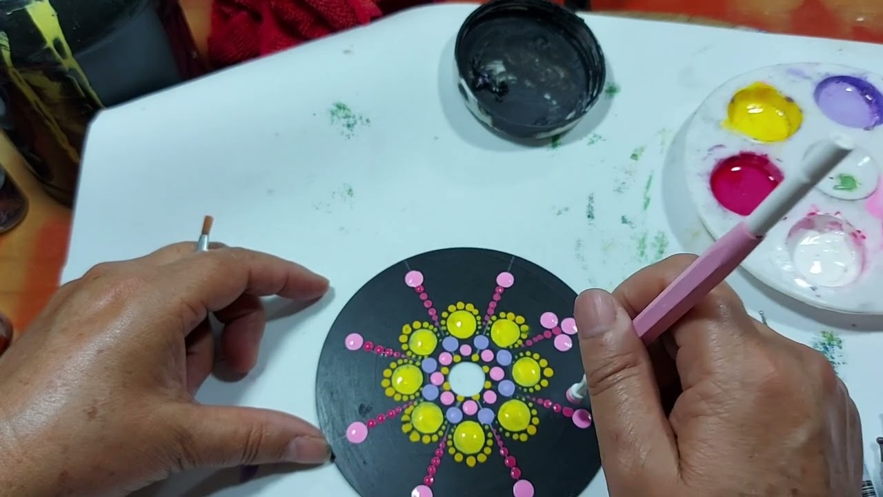 como hacer un .mándala en un CD Sonia Ramírez