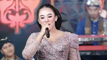 NIKEN SALINDRY - SELENDANG BIRU