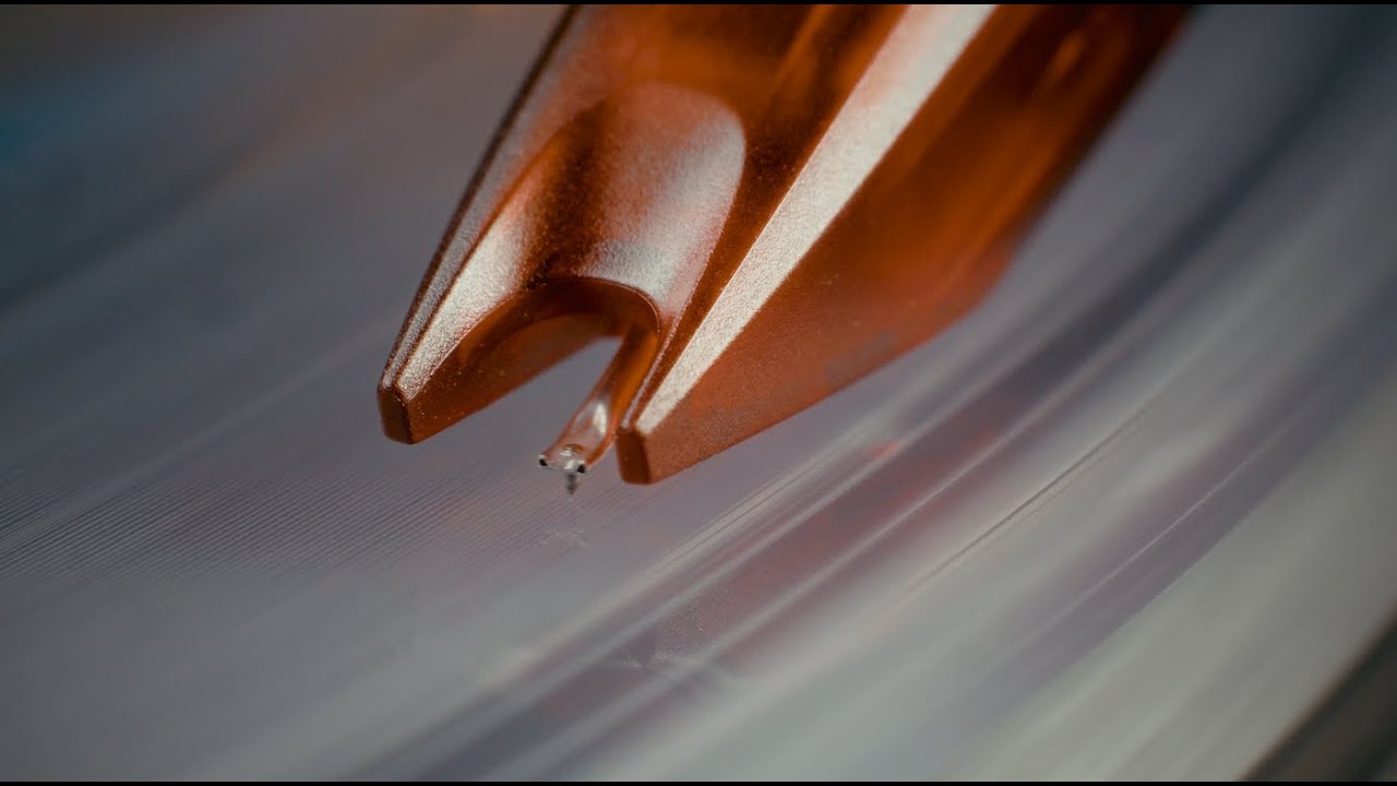 Dreamy Lo-Fi Vibes 🍷 Warm & Romantic Background Music Mix (4K Vinyl)