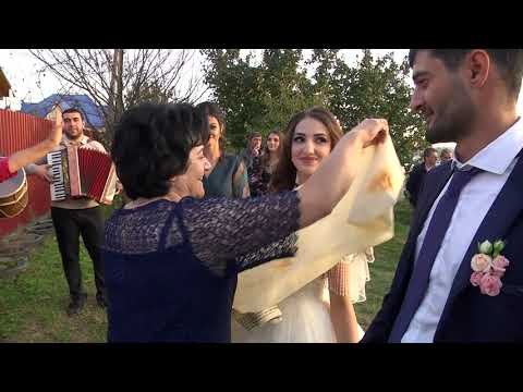 Видео: Сватбена рокля на Марта Ортега