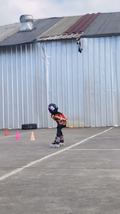 lumayan aga cepetN #rollerskating #roadskating #skating #kejuaraansepaturoda #automobile