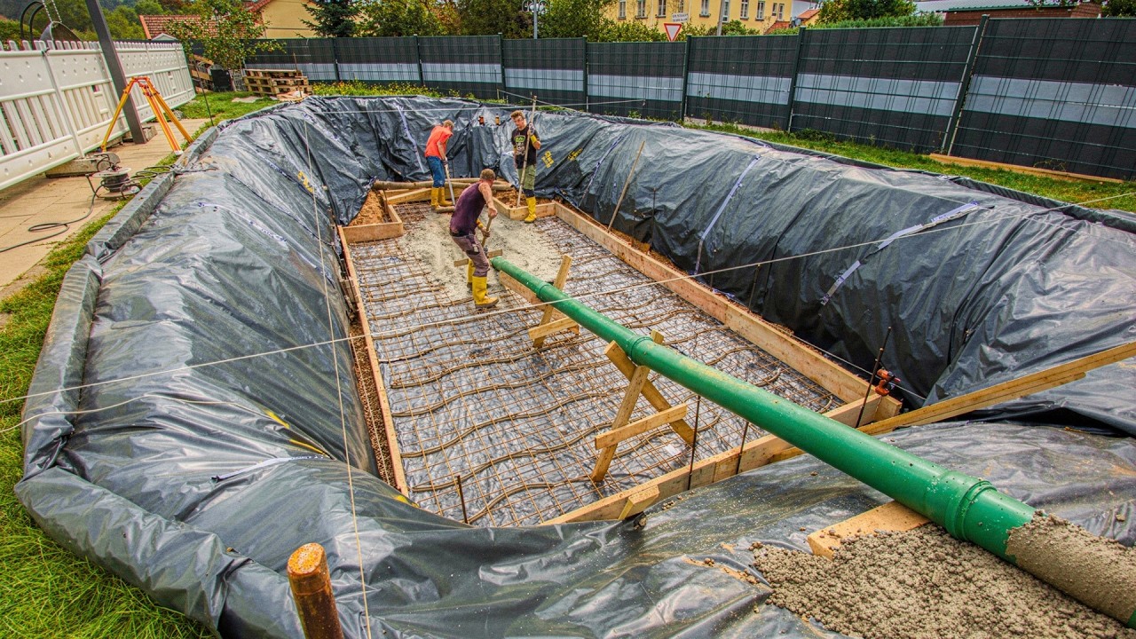 Строительство Высококачественного Бассейна и Обновление Сада Шаг за Шагом