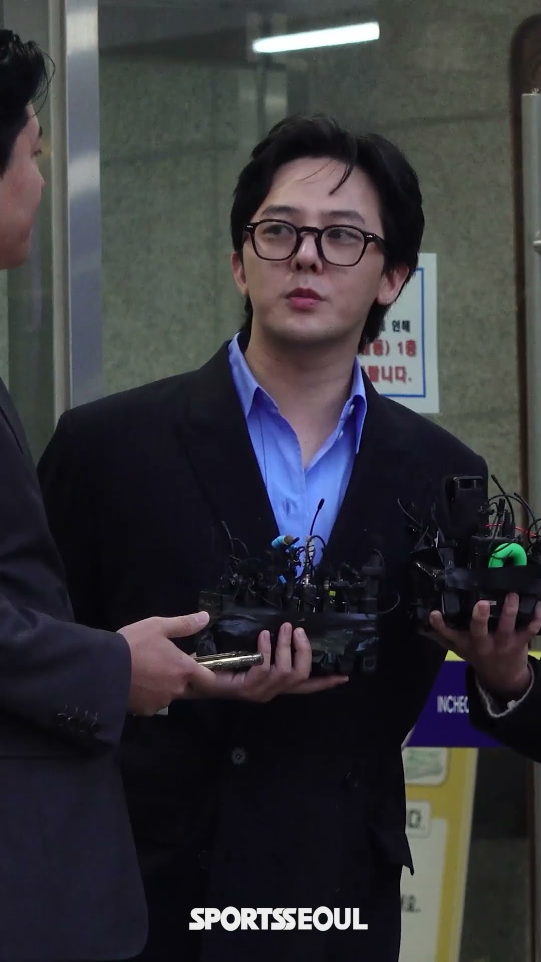 지드래곤 "경찰 조사, 웃다 끝났다. 장난이고요" 농담까지