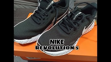 NIKE Revolution 5 WMN Black&White