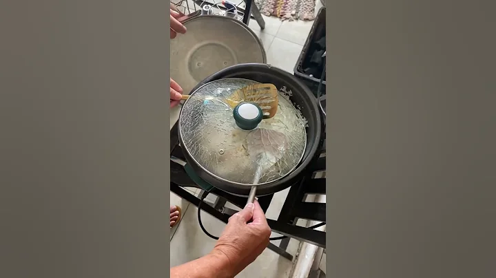 Vỡ nắp nồi cơm