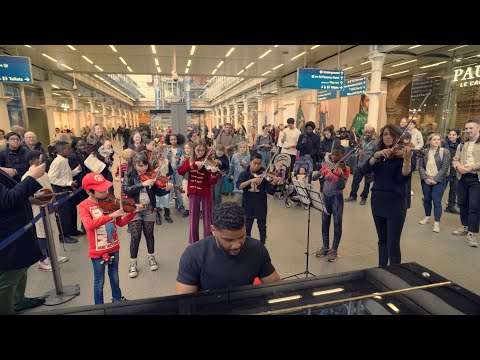 We took the kids to the Street Piano! - (Music Masters Y6 Busking Project)