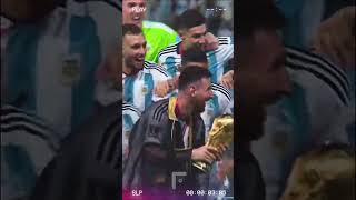 🥹🔥 شيل يا طويل العمر .. ميسي يرفع كأس العالم مع الارجنتين