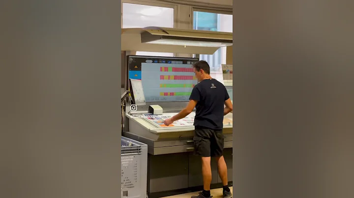 Heidelberg Speedmaster CD102 Retrofitted 🌞 #shorts #offset # #printing #heidelberg #satisfying