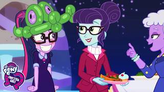 😂 The Most RIDICULOUS Holiday Photo Ever + More | My Little Pony: Equestria Girls | Cartoon for Kids screenshot 3