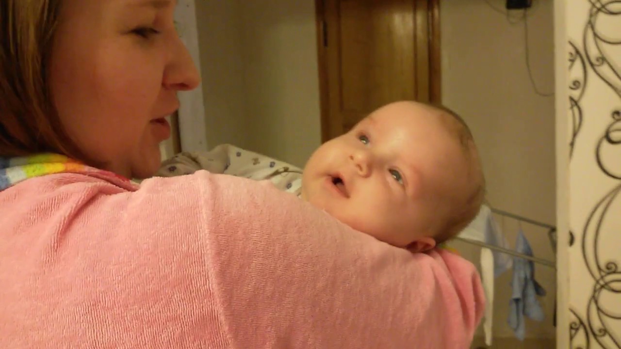 Ярику 2,5 месяца! Начал смеяться в голос, как большой))