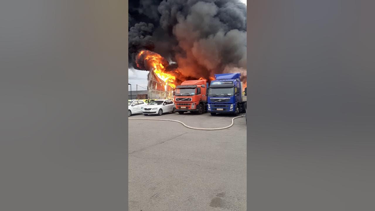 что произошло на пискаревском проспекте. авария на пискаревском проспекте. авария на пискаревском проспекте. дтп на пискаревском сегодня. сломался светофор пробка.