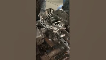 How to assemble a track chain？ #excavator #excavatorparts#bulldozer #bulldozerparts