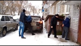 В Ярославской области полицейскими задержаны подозреваемые в совершении серии краж автомашин