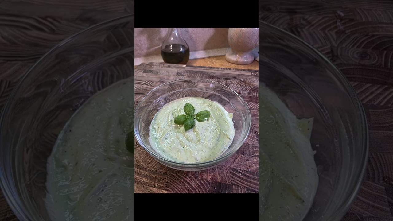 🌿 Базилікове масло — must-have у холодильнику!Ідеальне до стейків 