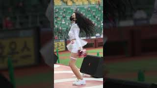 210428 SSG 랜더스 치어리더 안이랑 공연 - 위아더랜더스