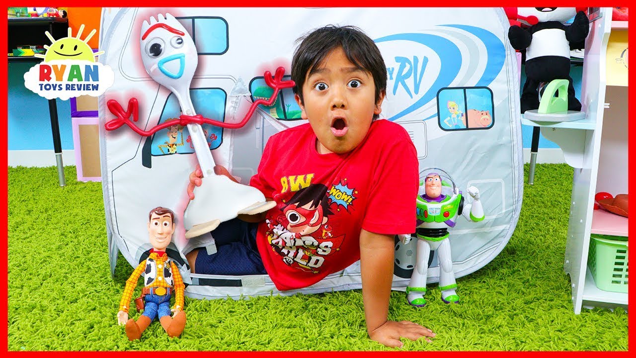 Toy Story 4 Toys Come to Life Pretend 