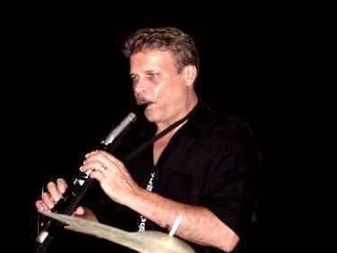 Roberta Flack - Killing Me Softly -   Instrumental Solo by John Stefan