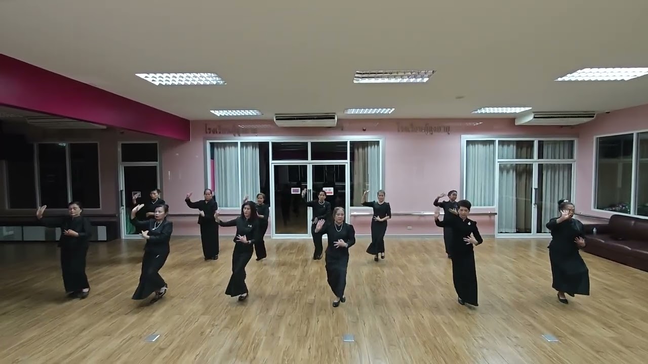 ซ้อมรำเพลงคู่บารมี อนันตนาคราช อุษาอนันตวดี ขอบคุณท่าสวยๆจาก อ.นิรันดร์ จันทร์น้อย #คีตะ อีสาน