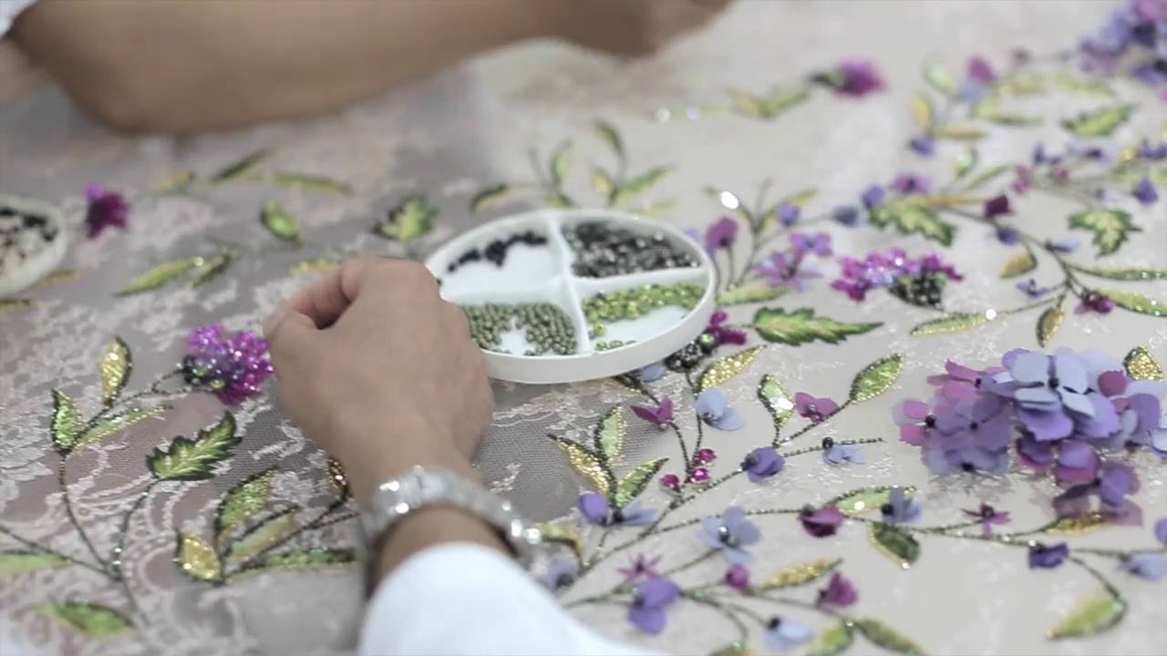 Mains précieuses Haute Couture Autumn-Winter 2016/17