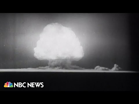Video: Når var den første testen av atombomben?