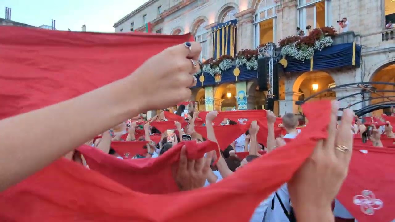 La Peña Baiona , l'hymne de l'aviron Bayonnais à l'ouverture des fêtes de Bayonne #FDB2022