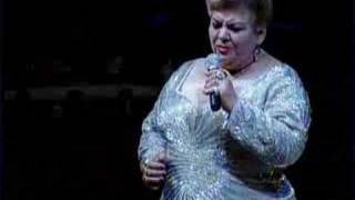 Video thumbnail of "Paquita La Del Barrio - Rata De Dos Patas (Video Oficial)"