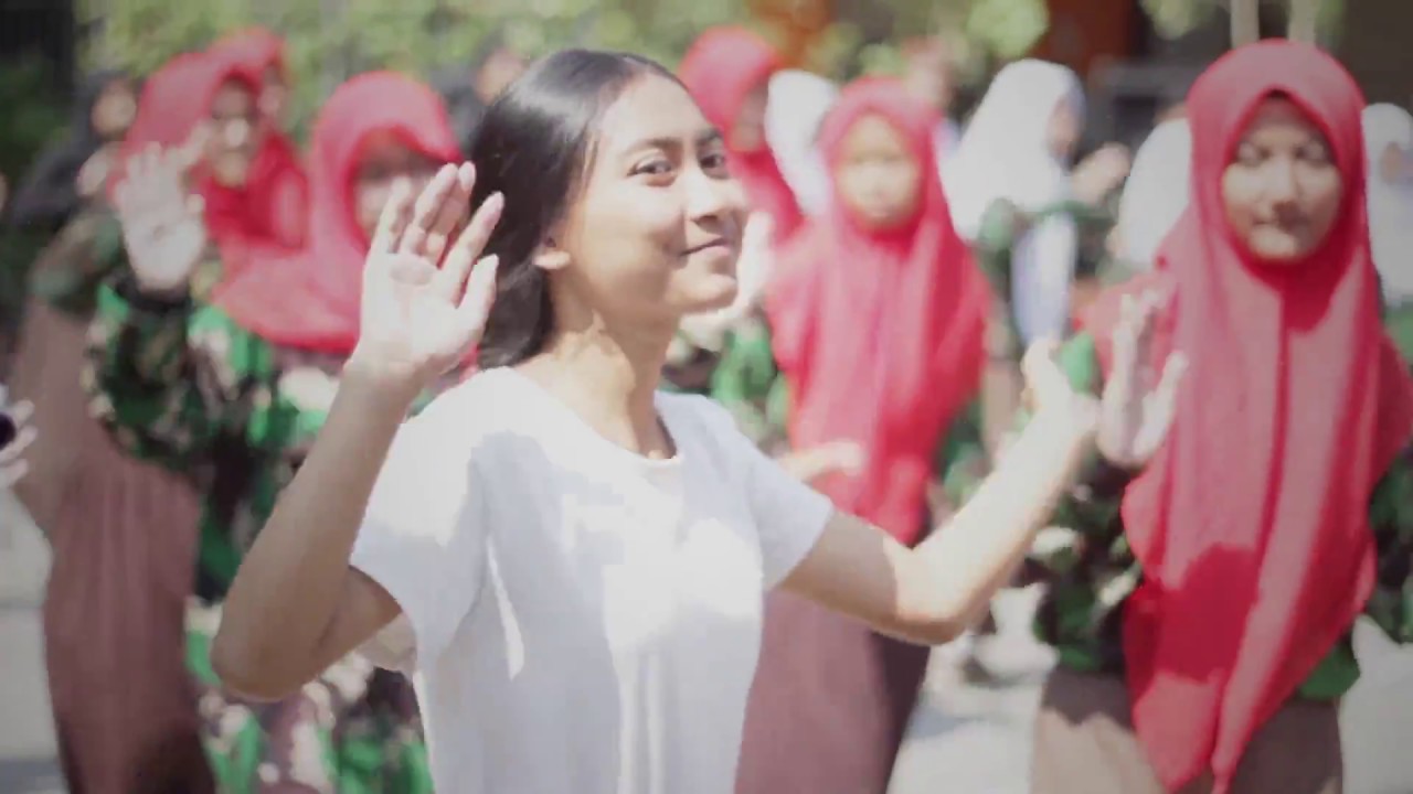 SENAM MAUMERE SMA GIKI 3 SURABAYA