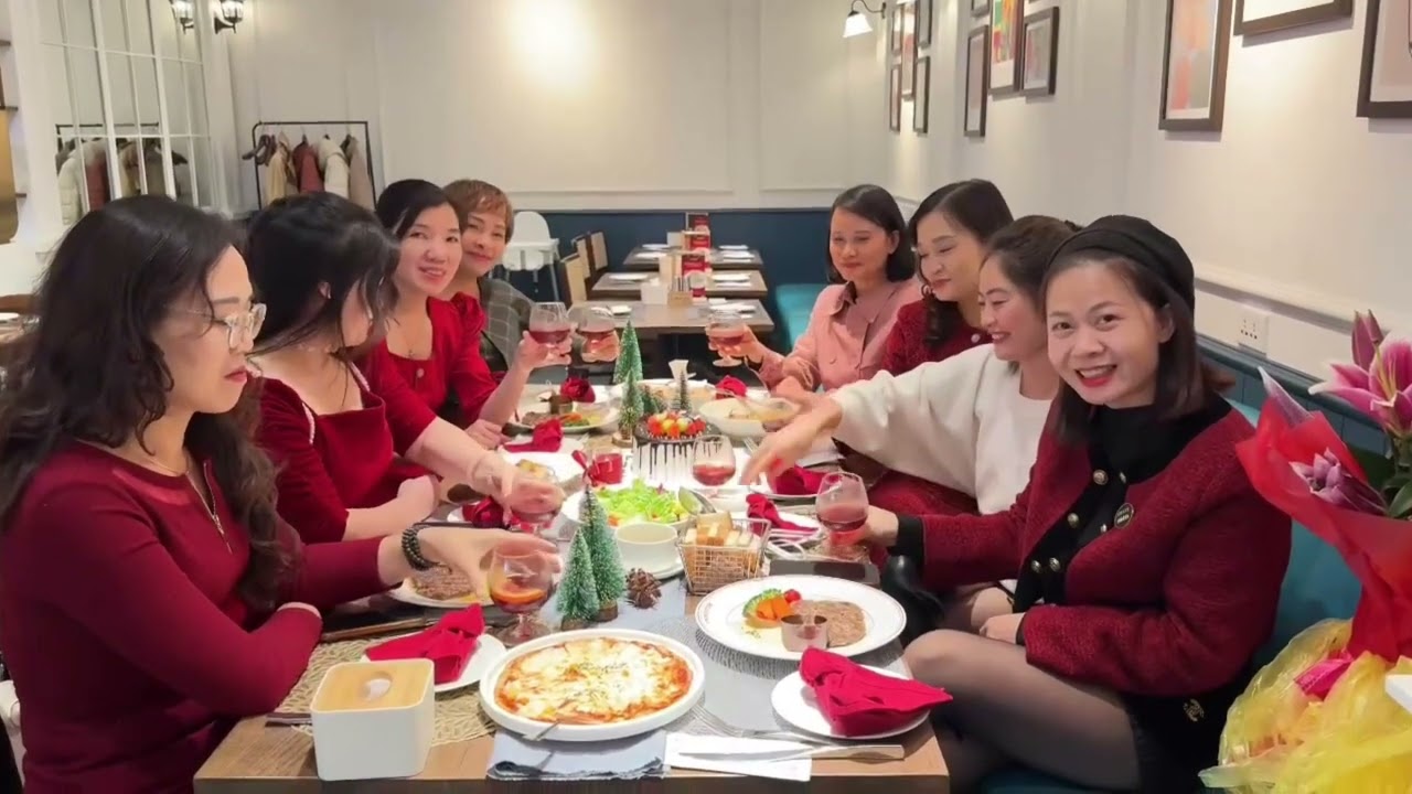 Sinh nhật tuổi 43 năm 2025