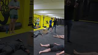 Inducție instantă de hipnoză la sala de MMA 🥋🌀Cât de sugestibil crezi că ai fi? #hipnoza