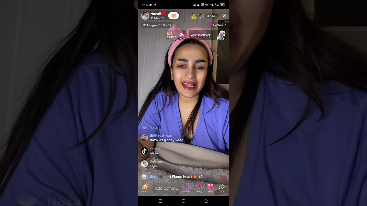 ئەک  باببە ئەو نازەیە چی کرد مەلەڤی کابرای هەڵدایەوە