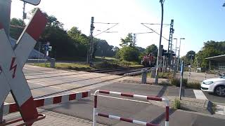 Lokdurchfahrt am Bahnübergang Germersheim